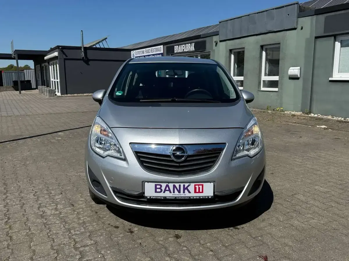 Gebraucht Opel Meriva Edition 101 PS (74 kW) 2011 Starsilber iii m2 Van / Kleinbus