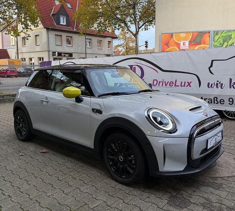 Silber Gebraucht 2021 Mini Cooper SE Kleinwagen | 15.990 € (Guter Preis) - Bild 1/4