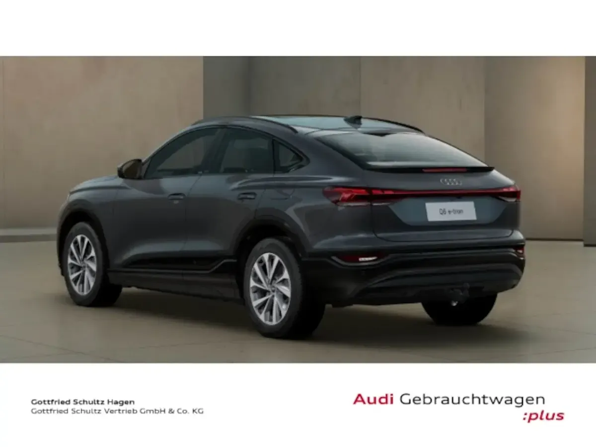 Neu Audi Q6 Sportback e-tron Comfort 185 kW (252 PS) 2025 Grau SUV