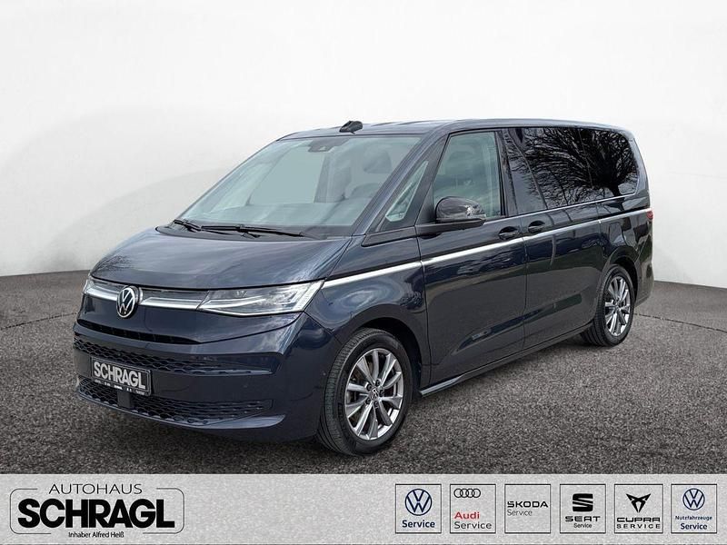 Gebraucht VW Multivan Style 150 PS (110 kW) 2023 Starlight blue metallic Van