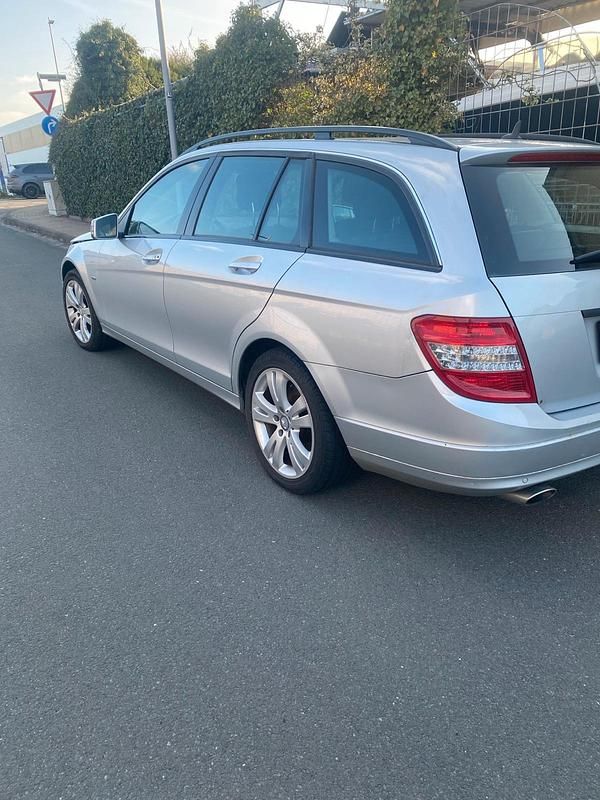 Gebraucht Mercedes C220 170 PS (125 kW) 2010 Grau Kombi