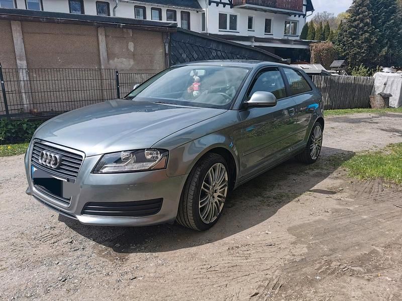 Grau Gebraucht 2009 Audi A3 Limousine | 6.000 € (Fairer Preis) - Bild 1/3