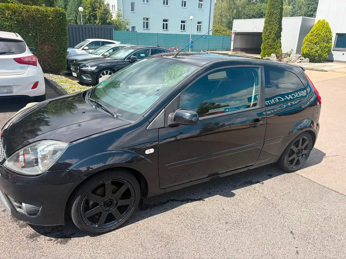 Gebraucht Ford Fiesta 120 PS (88 kW) 2009 Schwarz Kleinwagen
