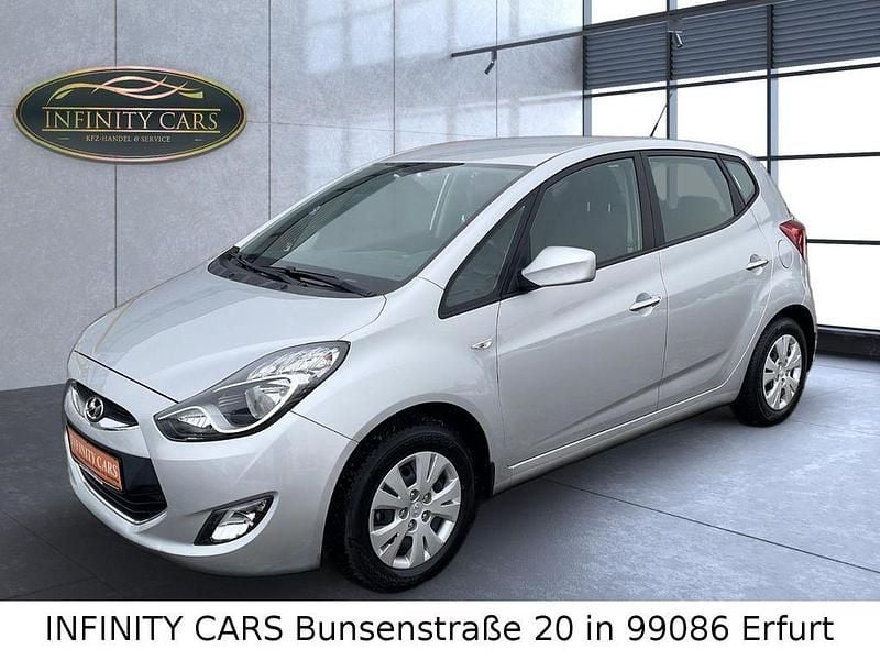 Gebraucht Hyundai ix20 Classic 90 PS (66 kW) 2014 Silber Kleinwagen