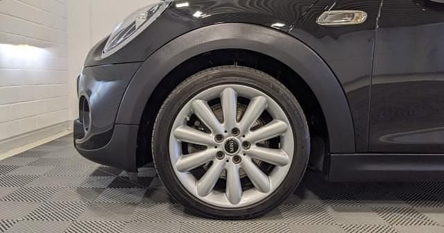 Gebraucht Mini Cooper S Chili 192 PS (141 kW) 2019 Metallic Kleinwagen