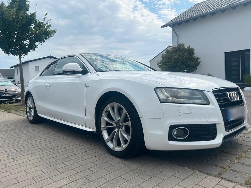 Weiß Gebraucht 2009 Audi A5 Coupé | 6.000 € (Superpreis) - Bild 1/4