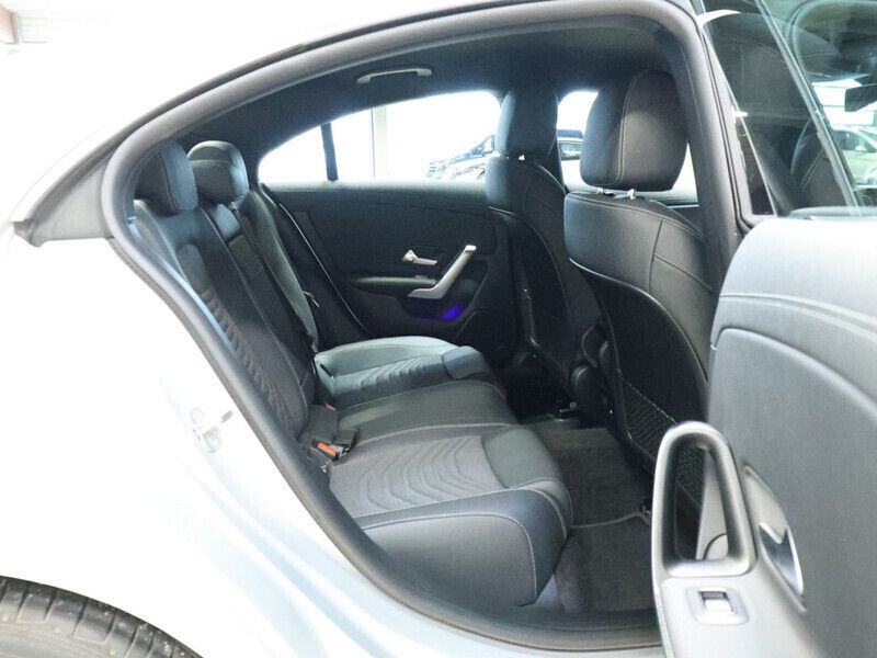 Gebraucht Mercedes CLA180 Advanced Plus 136 PS (100 kW) 2023 Silber / iridiumsilber Limousine