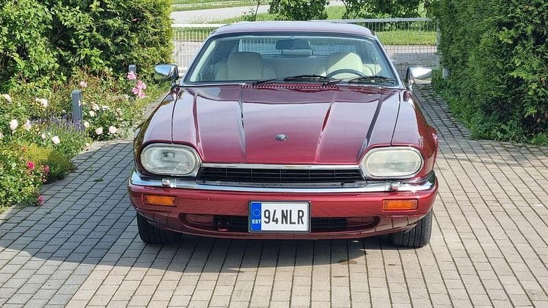 Używany Jaguar XJS 241 KM (177 kW) 1995 Czerwony