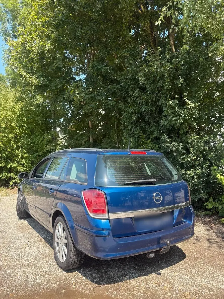 Gebraucht Opel Astra 150 PS (110 kW) 2007 Blau Kombi