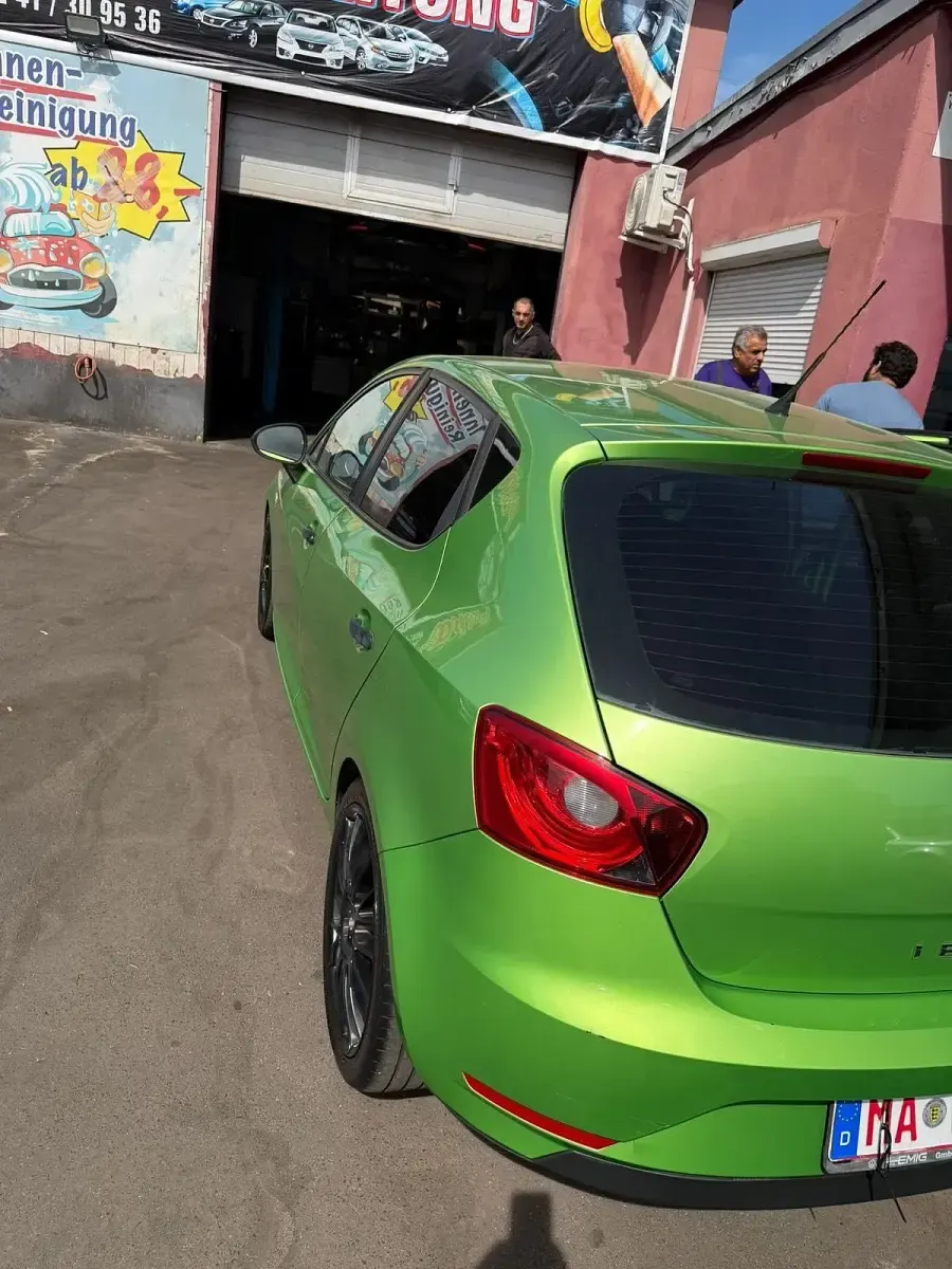 Gebraucht Seat Ibiza 79 PS (58 kW) 2013 Grün Kleinwagen