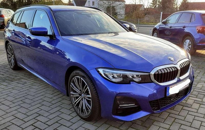 Blau Gebraucht 2021 BMW 330 M Sport Kombi | 34.995 € (Superpreis) - Bild 1/4