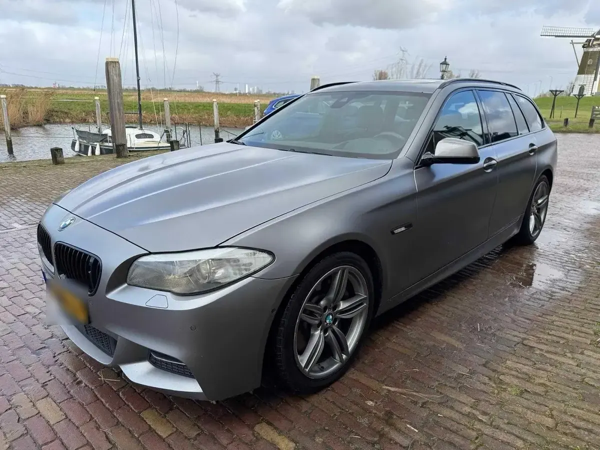 Gebraucht BMW M550 381 PS (280 kW) 2013 Grau Limousine
