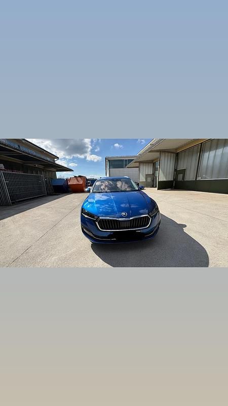 Gebraucht Skoda Octavia 110 PS (80 kW) 2021 Blau Kombi