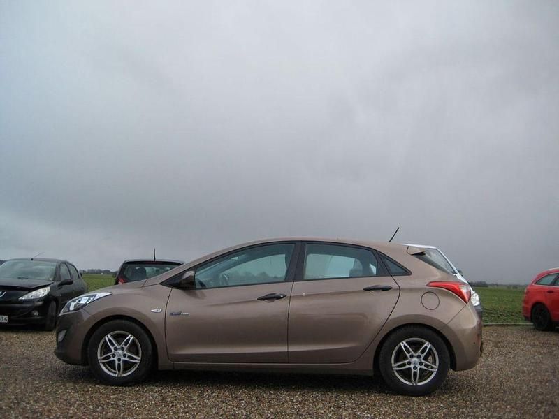 Gebraucht Hyundai i30 99 PS (72 kW) 2014 Limousine