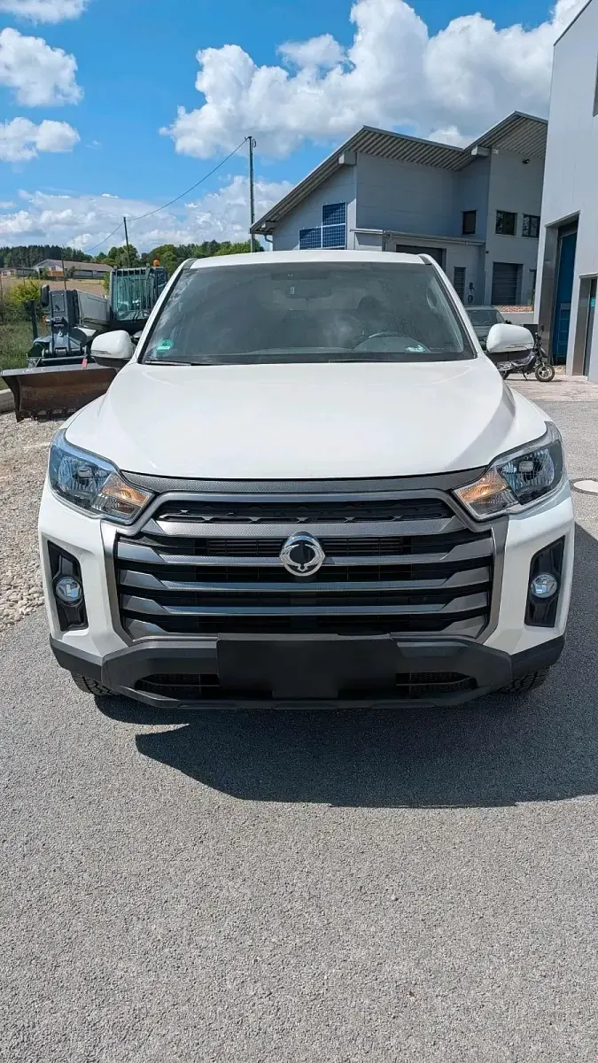 Gebraucht SsangYong Musso 204 PS (150 kW) 2022 Weiß Pickup