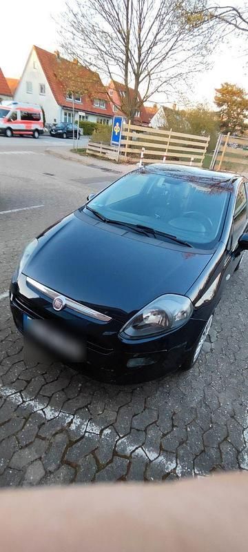 Blau Gebraucht 2011 Fiat Punto Pop Kleinwagen | 3.550 € (Teuer) - Bild 1/4