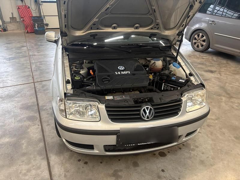 Gebraucht VW Polo 60 PS (44 kW) 2000 Silber Kleinwagen