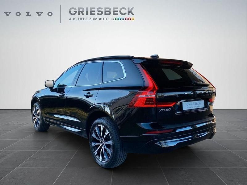 Gebraucht Volvo XC60 Core 197 PS (144 kW) 2022 Onyx black / metallic SUV