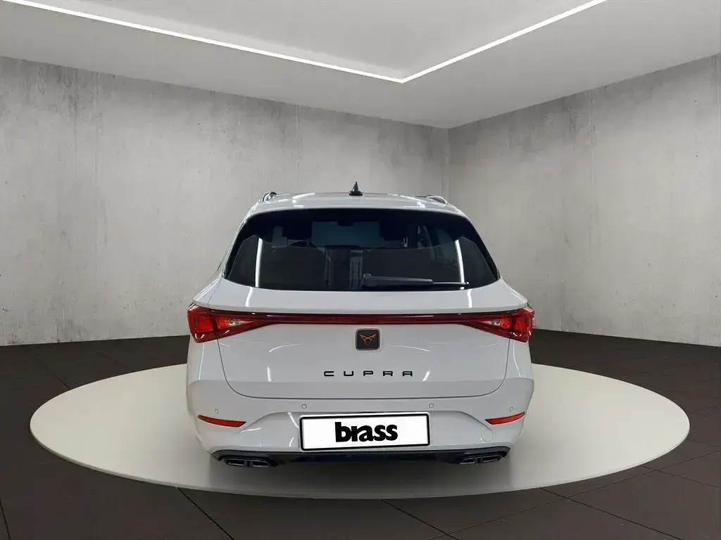 Gebraucht Cupra Leon Basis 150 PS (110 kW) 2024 Weiß Limousine