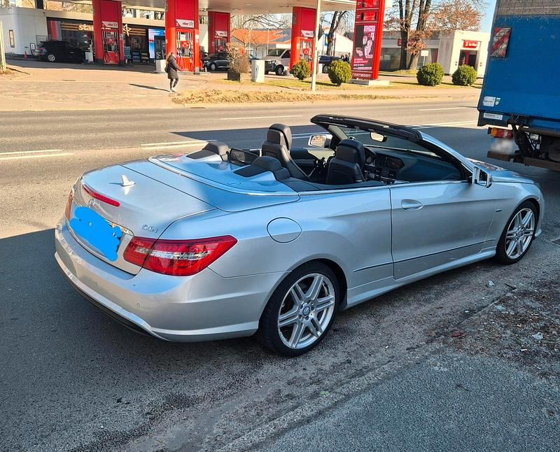 Gebraucht Mercedes E250 204 PS (150 kW) 2010 Silber Cabrio