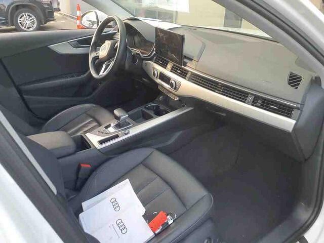 Gebraucht Audi A4 Ambiente 204 PS (150 kW) 2023 Gletscherweiß metallic (metallic) Kombi