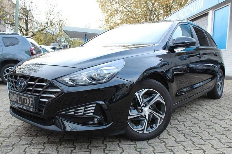 Schwarz Gebraucht 2021 Hyundai i30 Trend Kombi | 16.790 € (Fairer Preis) - Bild 1/4
