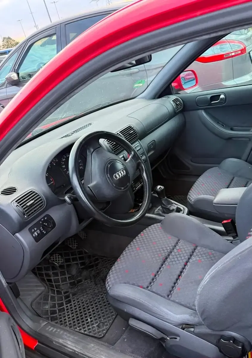 Gebraucht Audi A3 125 PS (91 kW) 1997 Rot Kleinwagen