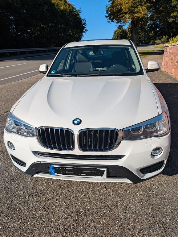 Weiß Gebraucht 2015 BMW X3 Sport Line SUV | 21.950 € (Teuer) - Bild 1/4