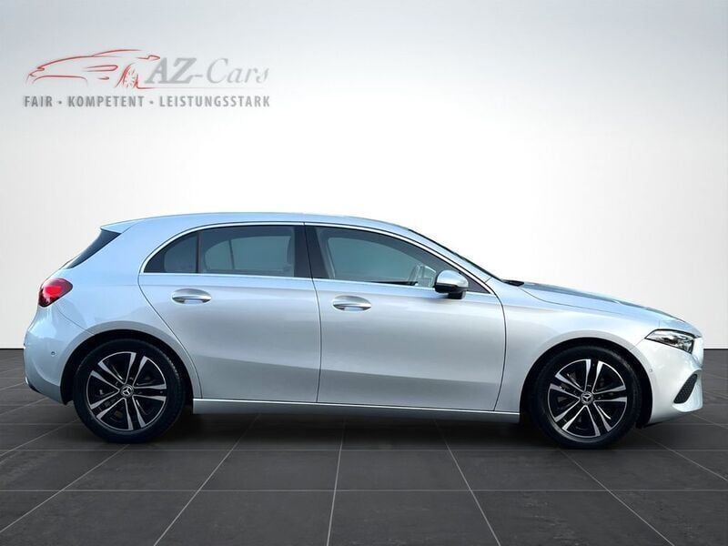 Silber Gebraucht 2023 Mercedes A220 Progressive Limousine | 29.999 € (Guter Preis) - Bild 1/4