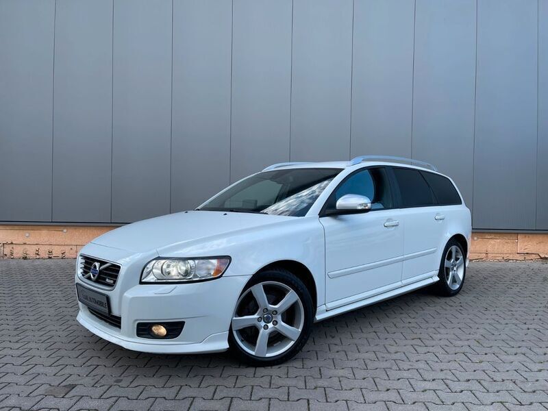 Weiß Gebraucht 2012 Volvo V50 R-Design Kombi | 4.000 € (Guter Preis) - Bild 1/4