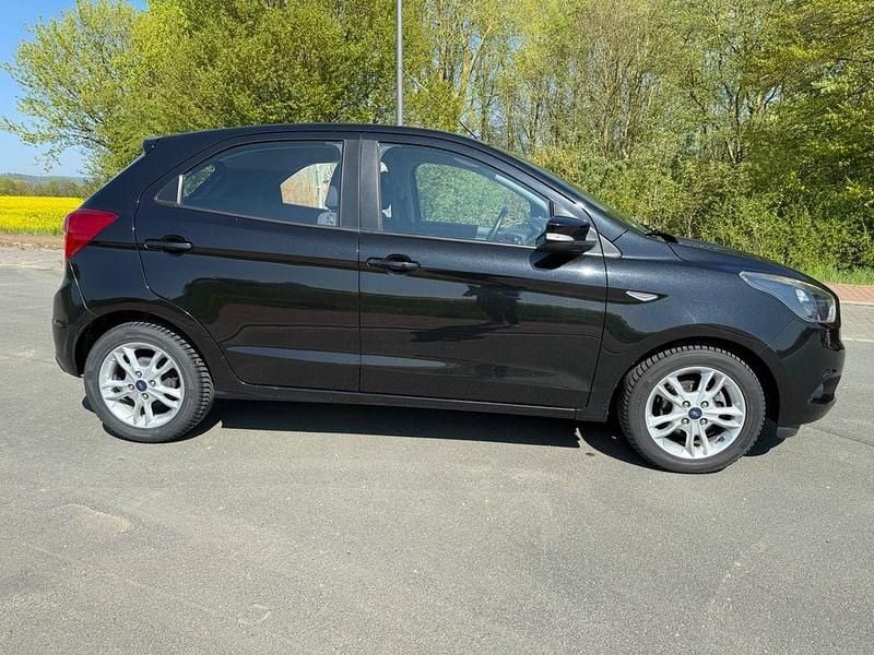 Usata Ford Ka Plus 86 CV (63 kW) 2016 Nero Utilitaria