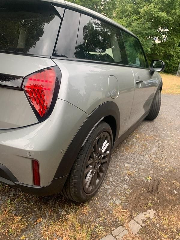 Silber Gebraucht 2025 Mini Cooper Kleinwagen | 26.900 € - Bild 1/4