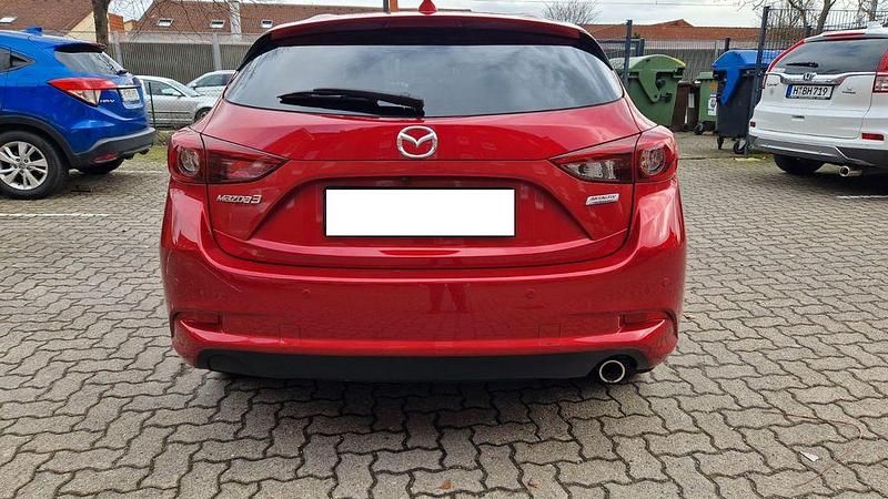 Gebraucht Mazda 3 Sports-Line 105 PS (77 kW) 2017 Rot Limousine