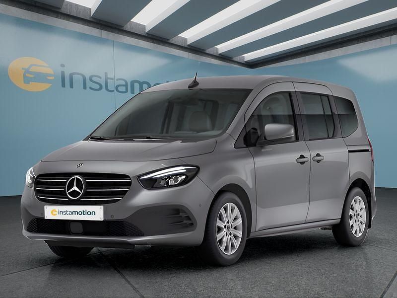 Grau Gebraucht 2022 Mercedes T180 Van / Kleinbus | 29.599 € (Teuer) - Bild 1/4