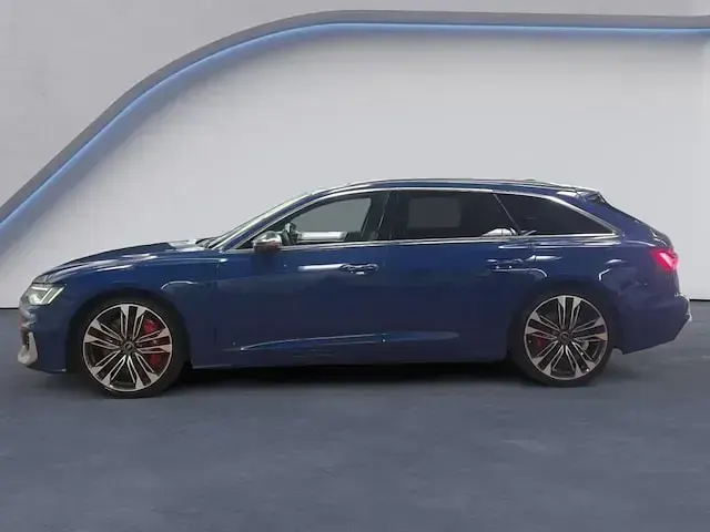 Gebraucht Audi S6 Basis 344 PS (253 kW) 2024 Blau Kombi