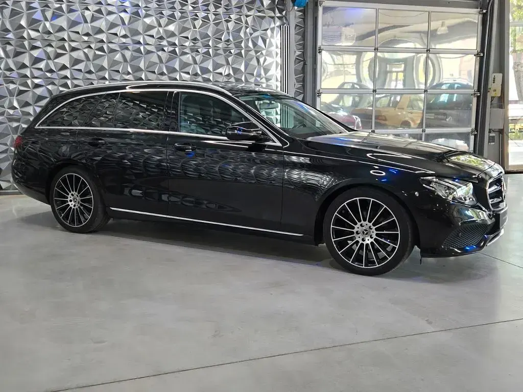 Gebraucht Mercedes E200 Avantgarde 150 PS (110 kW) 2019 Schwarz Kombi