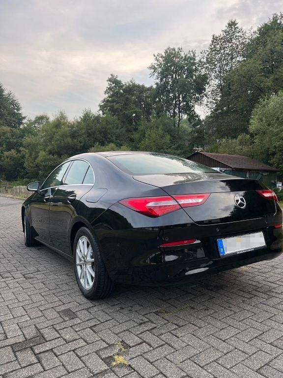 Schwarz Gebraucht 2020 Mercedes CLA200 Limousine | 18.000 € (Guter Preis) - Bild 1/4