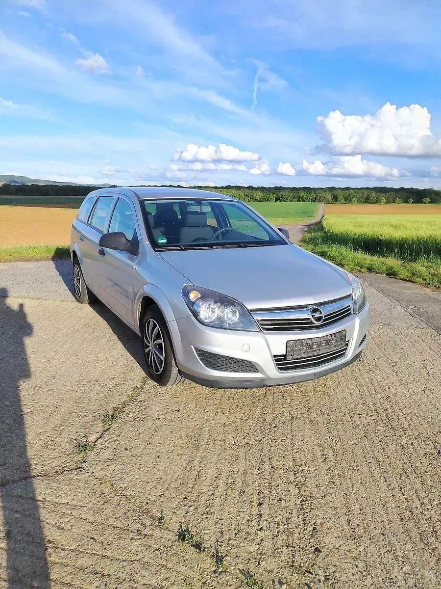 Gebraucht Opel Astra Selection 116 PS (85 kW) 2009 Silber Kombi