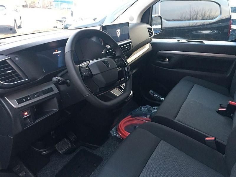 Neu Peugeot e-Traveller Active 100 kW (136 PS) 2025 Grün Van / Kleinbus