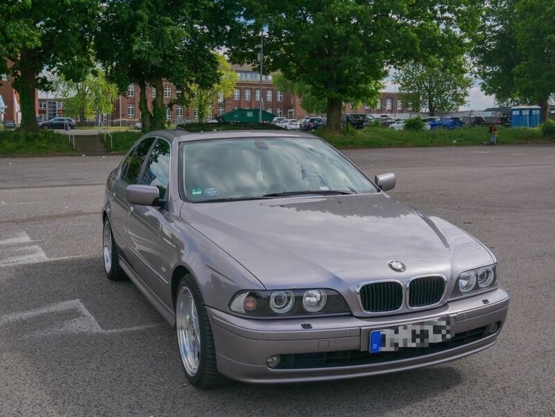 Grau Gebraucht 2001 BMW 525 Limousine | 9.300 € (Etwas zu teuer) - Bild 1/4