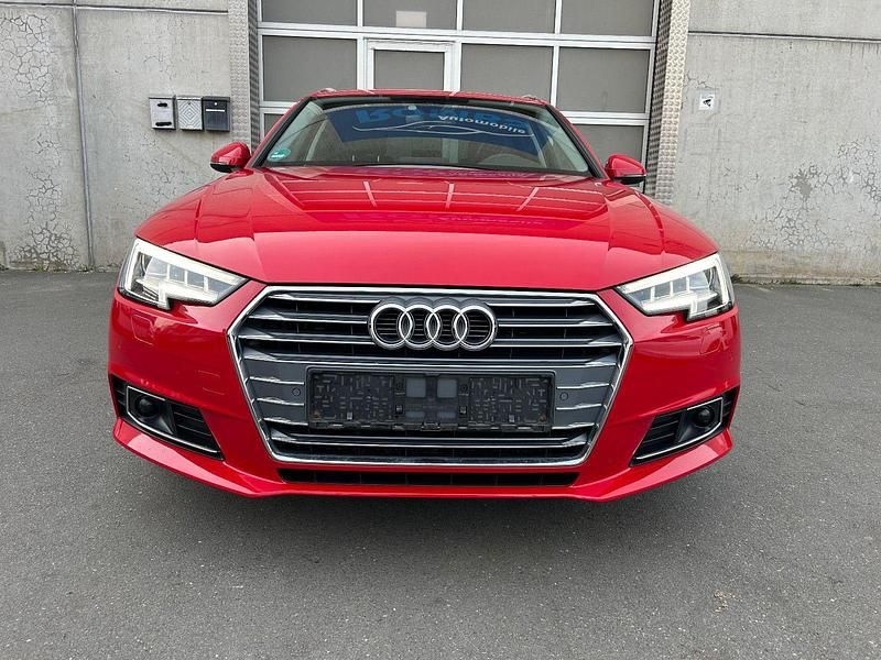 Gebraucht Audi A4 Ambiente 190 PS (139 kW) 2017 Rot Kombi
