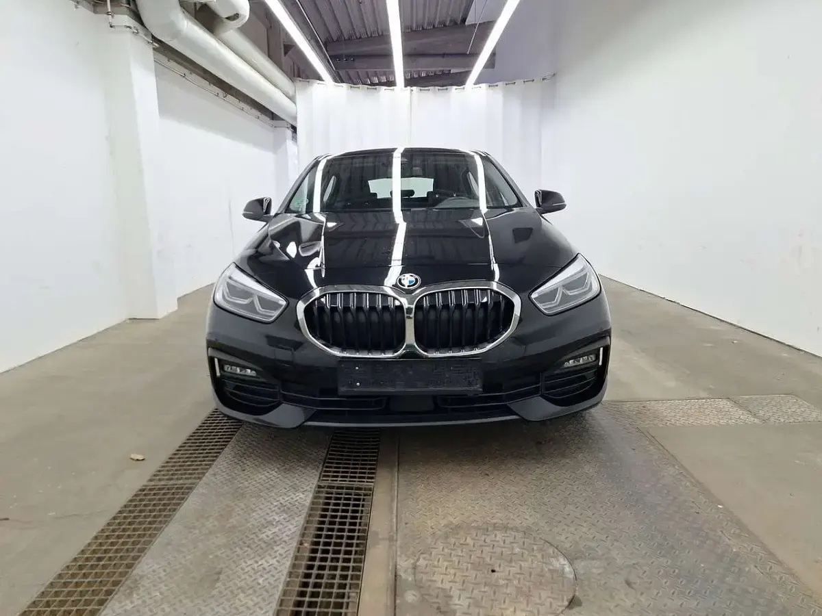 Gebraucht BMW 116 Advantage 116 PS (85 kW) 2021 Black sapphire metallic Kleinwagen