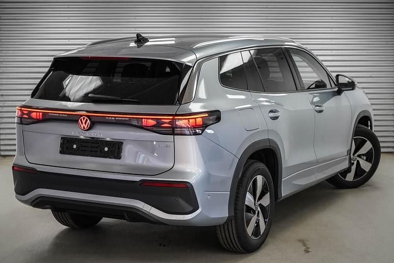 Neu VW Tayron Life 150 PS (110 kW) 2025 Oyster silber metallic (f0) SUV