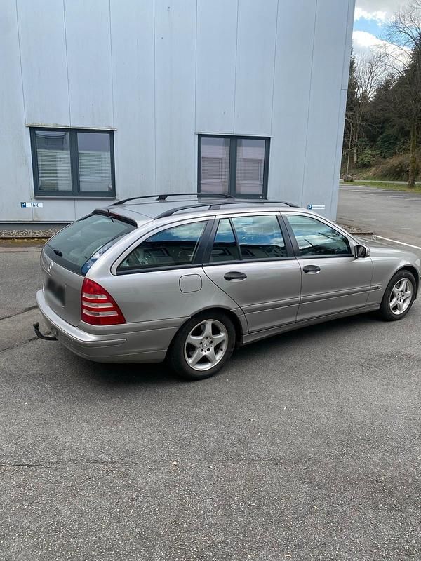 Gebraucht Mercedes C220 150 PS (110 kW) 2005 Silber Kombi