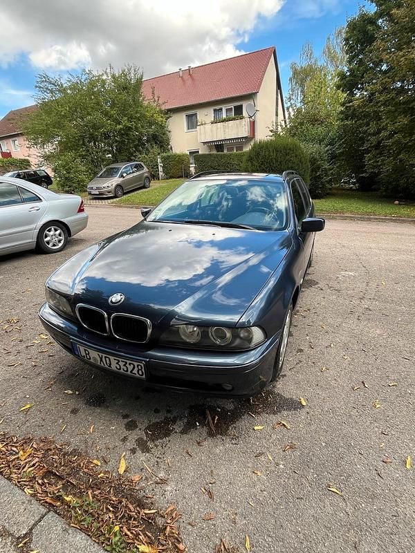 Blau Gebraucht 2003 BMW 520 Kombi | 1.800 € (Guter Preis) - Bild 1/4