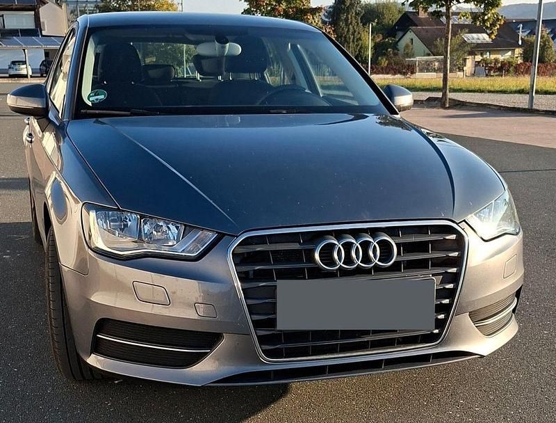 Gebraucht Audi A3 Attraction 122 PS (89 kW) 2014 Grau Limousine