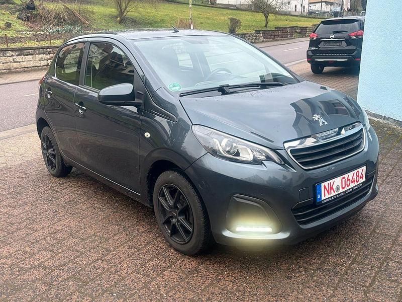 Gebraucht Peugeot 108 69 PS (50 kW) 2015 Grau Kleinwagen