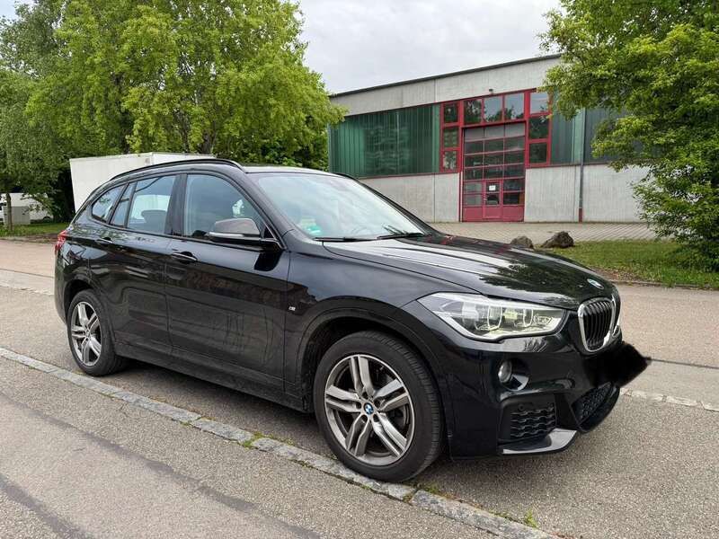Schwarz Gebraucht 2019 BMW X1 Performance SUV | 24.900 € (Fairer Preis) - Bild 1/4