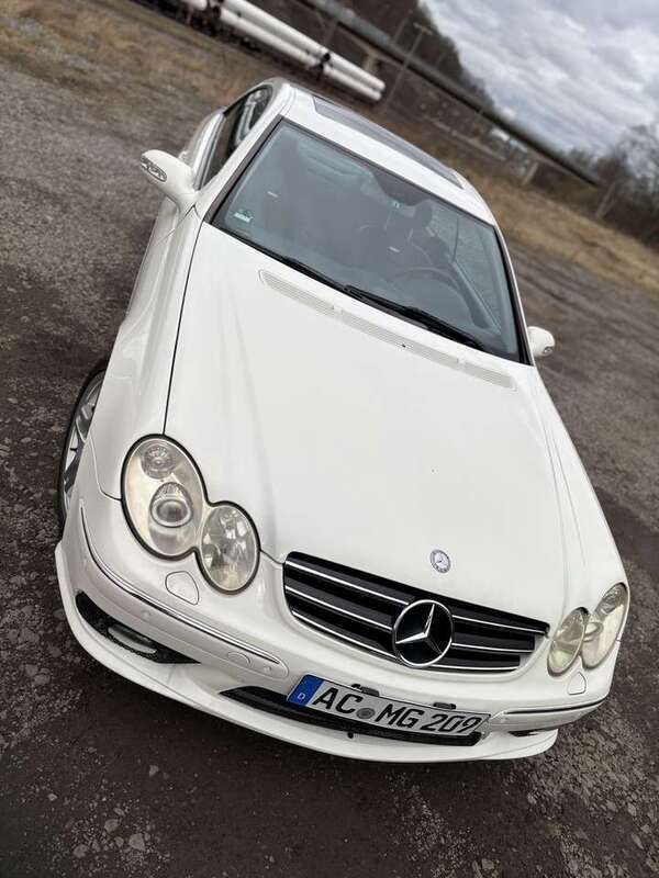 Weiß Gebraucht 2003 Mercedes CLK55 AMG AMG Coupé | 21.900 € (Guter Preis) - Bild 1/4