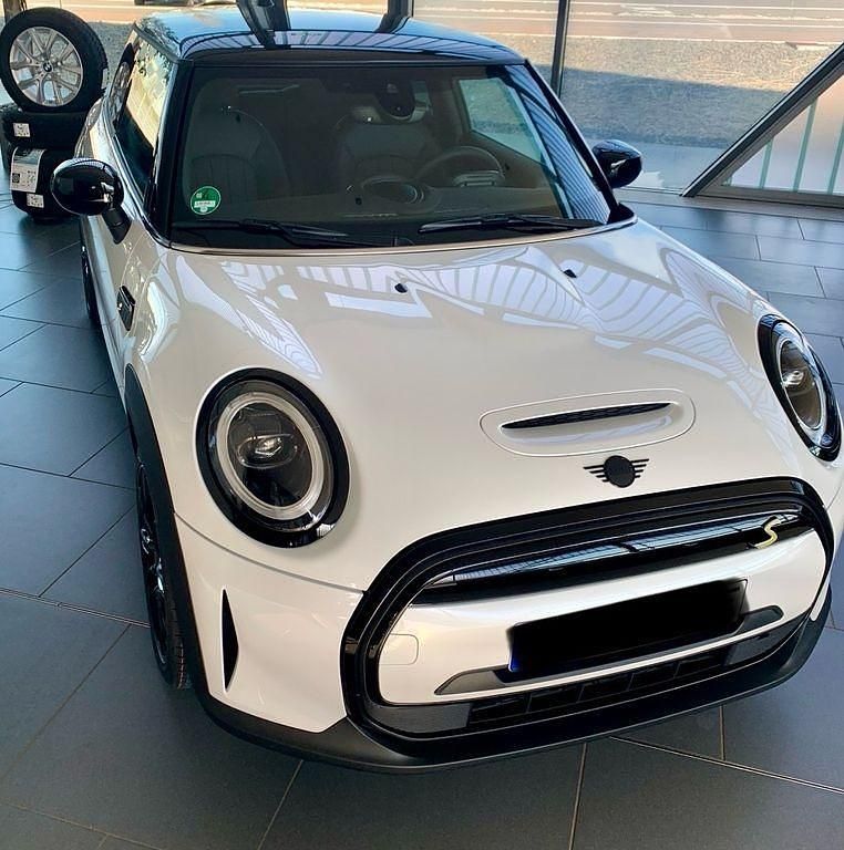 Weiß Gebraucht 2023 Mini Cooper SE Kleinwagen | 20.950 € (Fairer Preis) - Bild 1/4